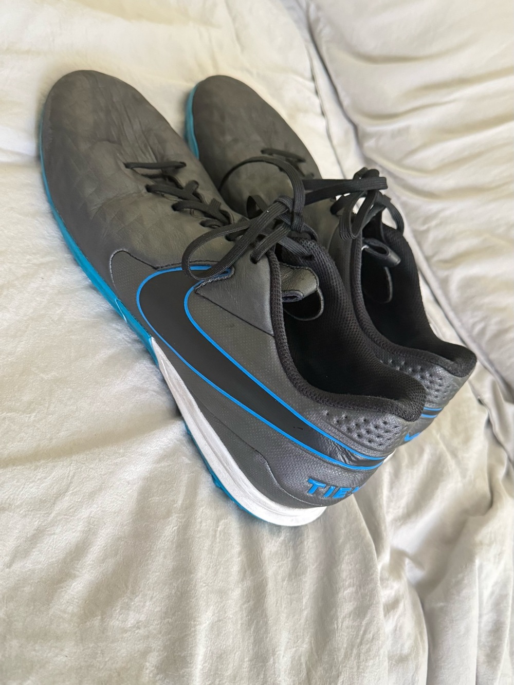 Nike Tiempo Legend 8 Club FG/MG Men's Soccer Cleats Black/Blue Size 11.5